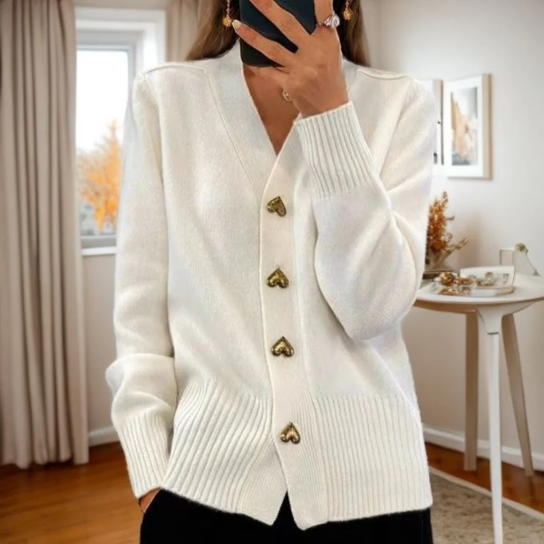 ADELE | Soft Sweater with Heart-Shaped Buttons