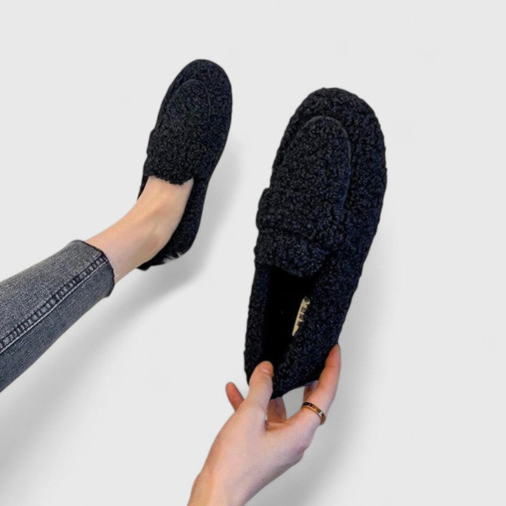Olivia - Warm slip-ons with an elegant design