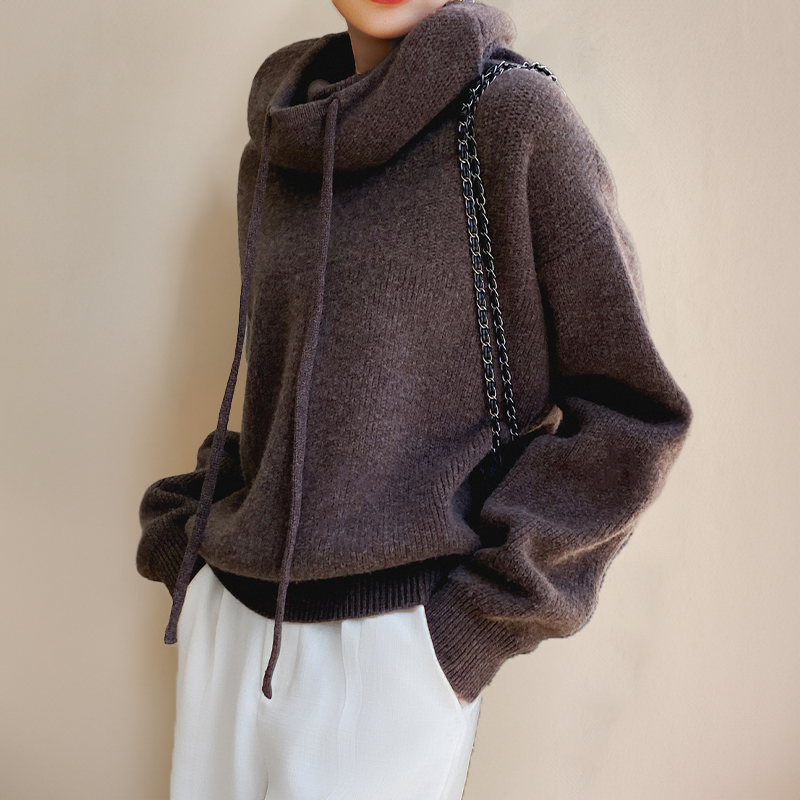 Caitlin | Cozy Turtleneck