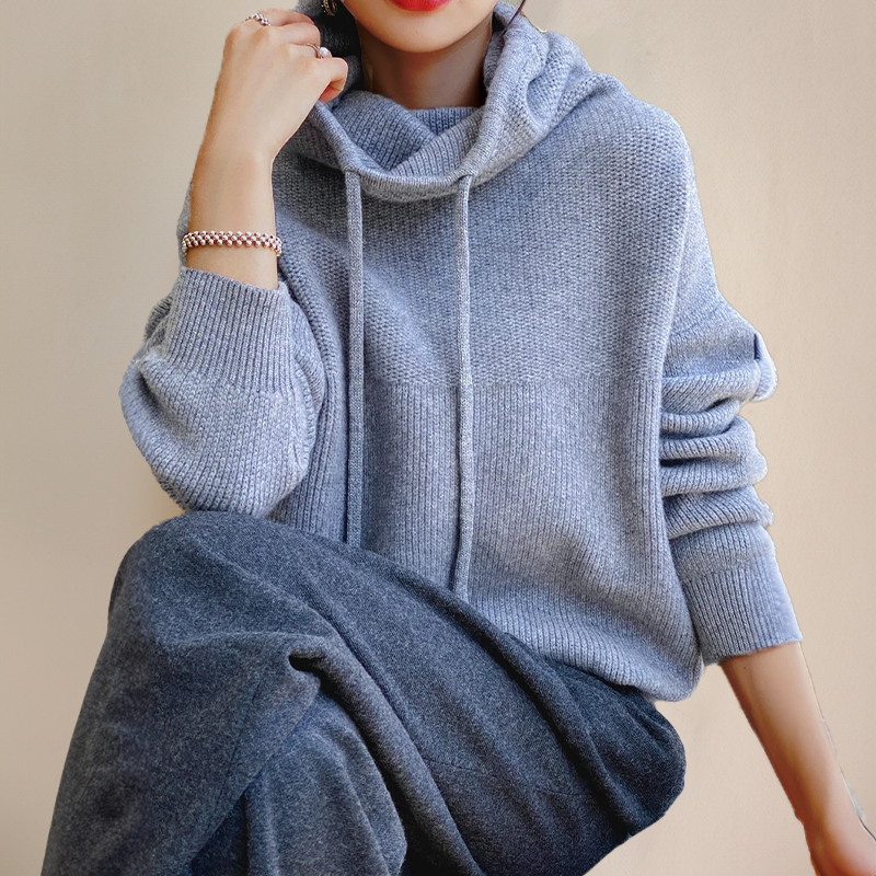 Caitlin | Cozy Turtleneck