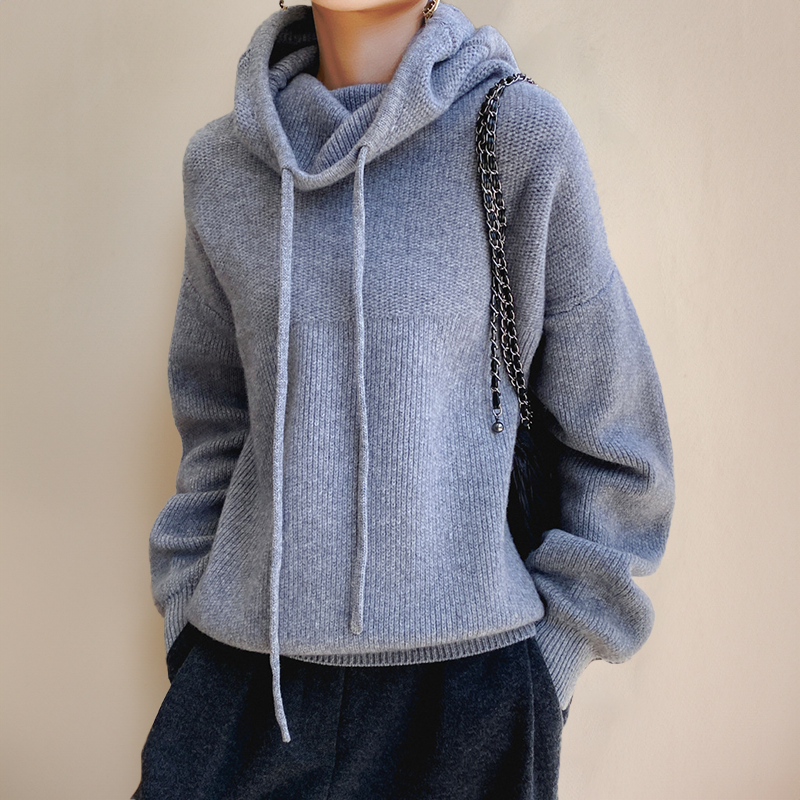 Caitlin | Cozy Turtleneck